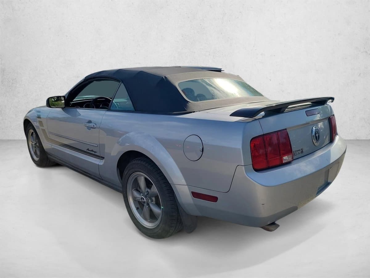 2007 Ford Mustang - Image 7