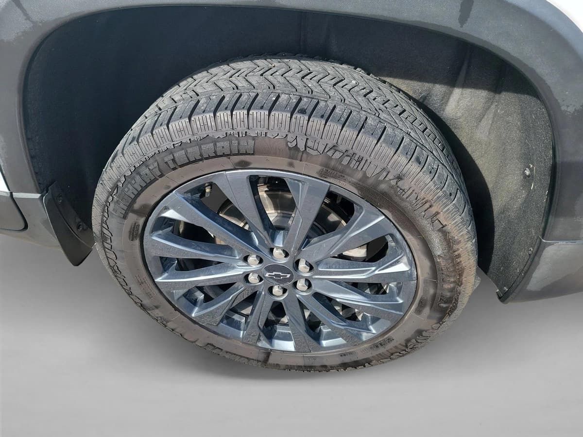 2022 Chevrolet Traverse - Image 12