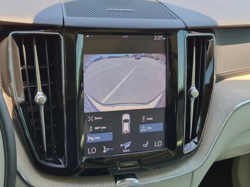 2021 Volvo XC60 - Image 9