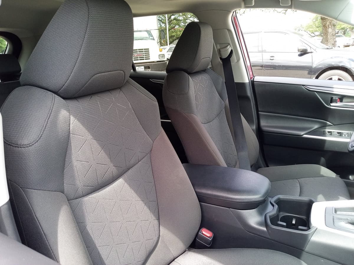 2023 Toyota RAV4 - Image 15