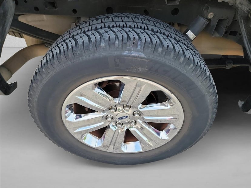 2019 Ford F-150 - Image 12