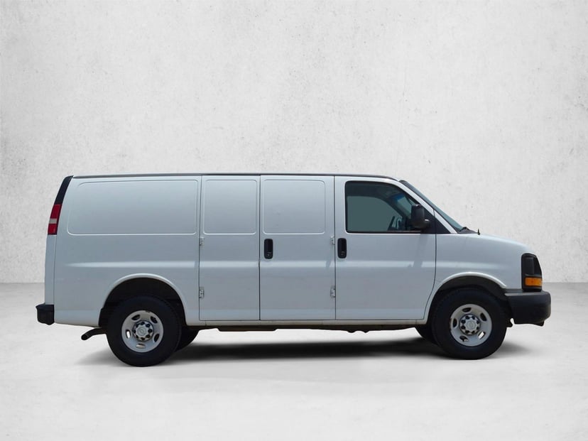 2015 Chevrolet Express 2500 - Image 4