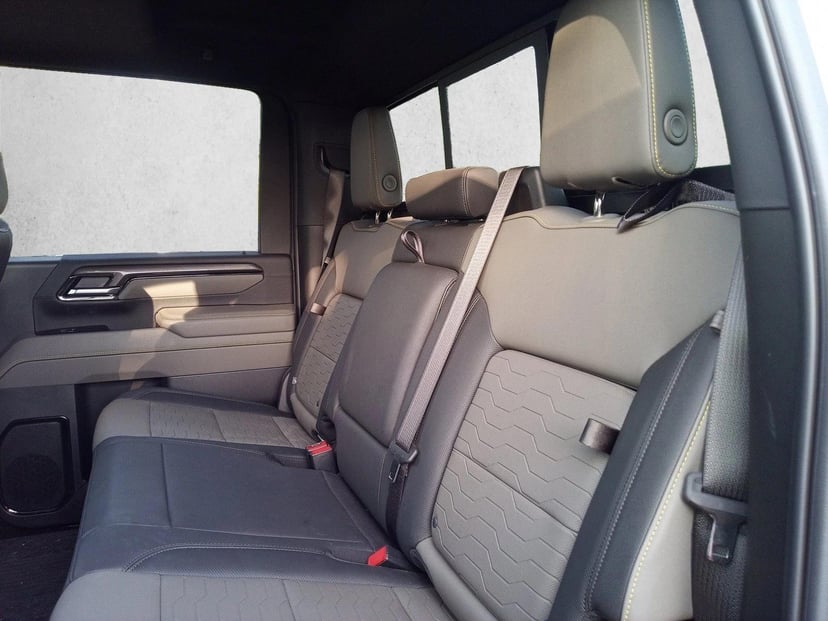 2025 Chevrolet Silverado 2500 HD - Image 15