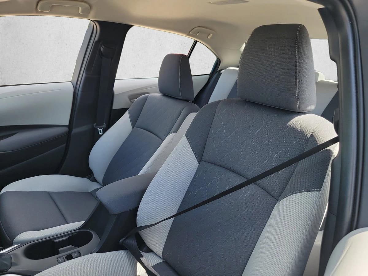 2025 Toyota Corolla - Image 13