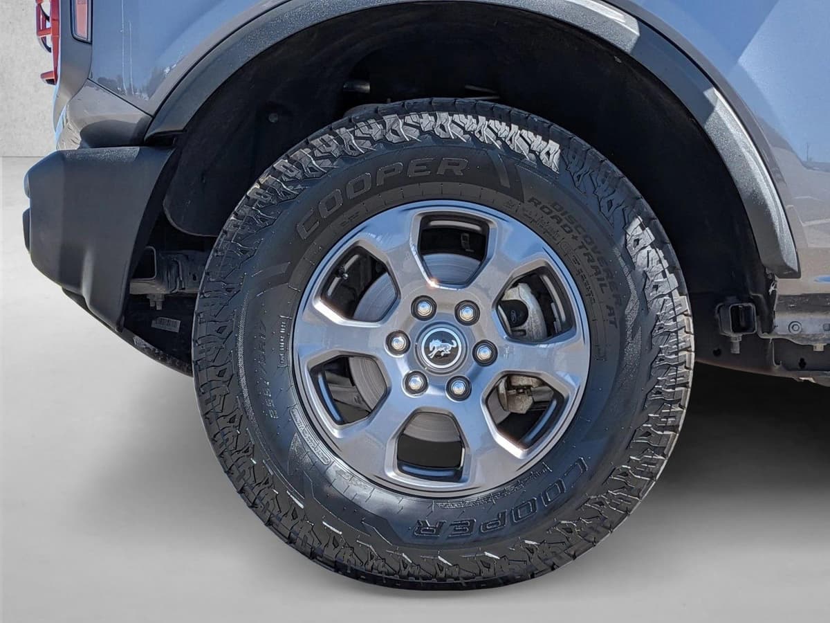 2022 Ford Bronco - Image 24