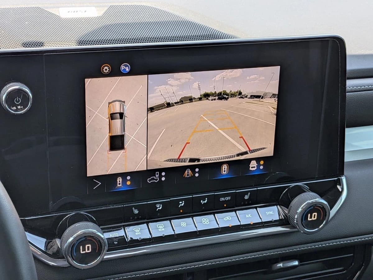 2024 Chevrolet Colorado - Image 13