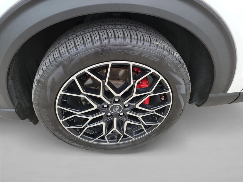 2023 Ford Explorer - Image 8