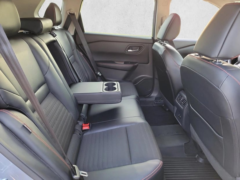 2025 Nissan Rogue - Image 16
