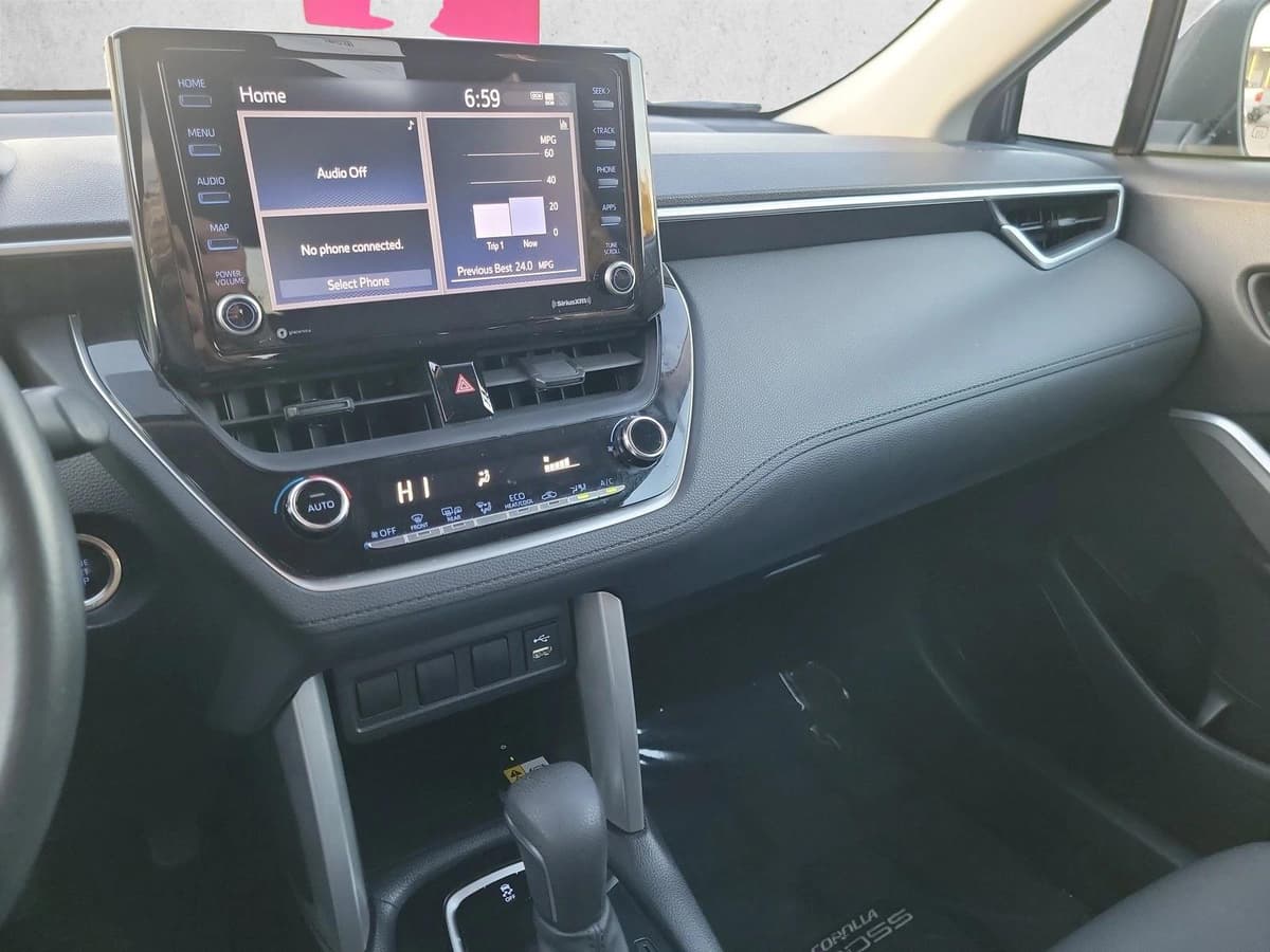 2022 Toyota Corolla Cross - Image 22