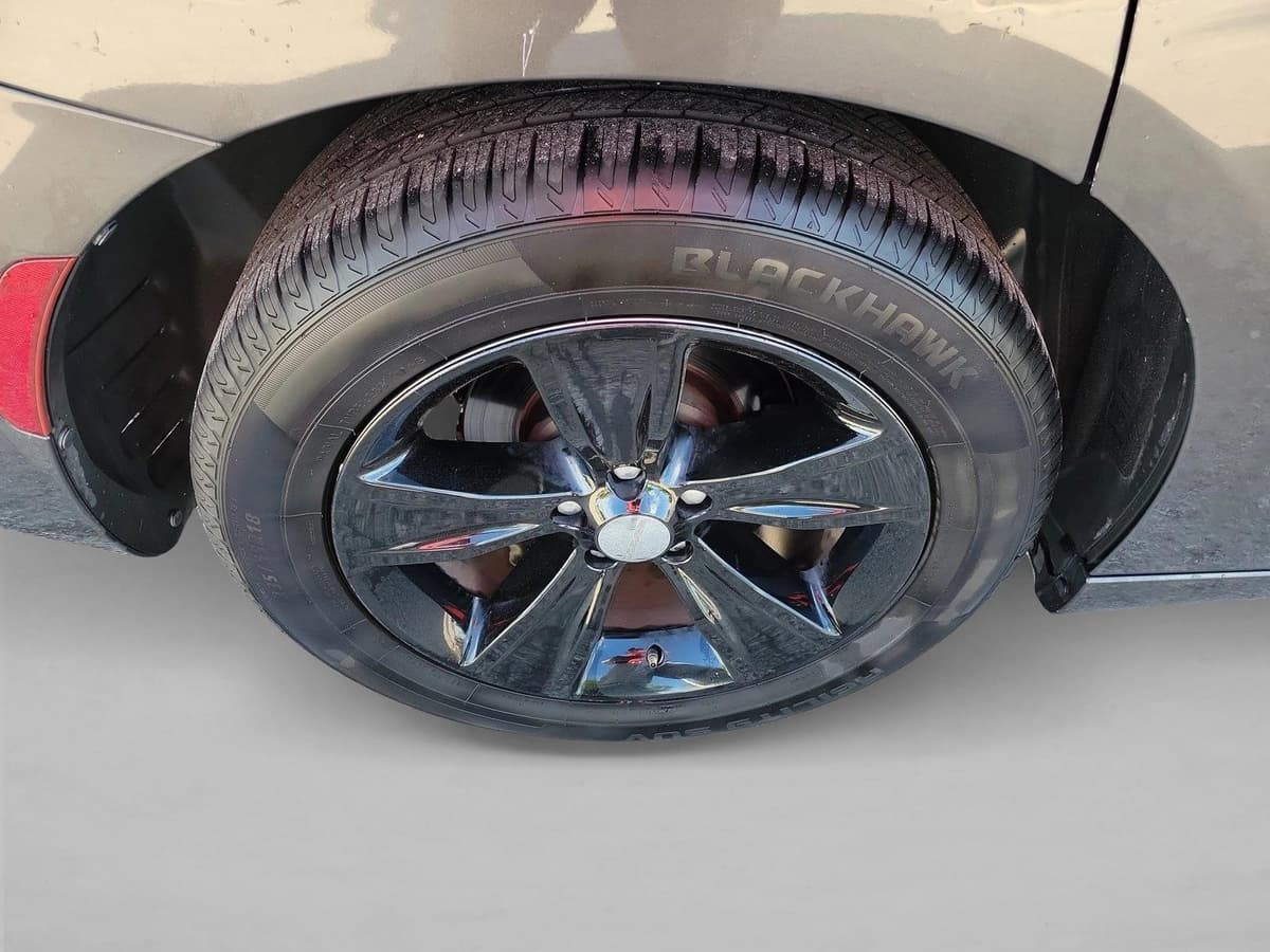 2018 Dodge Charger - Image 12