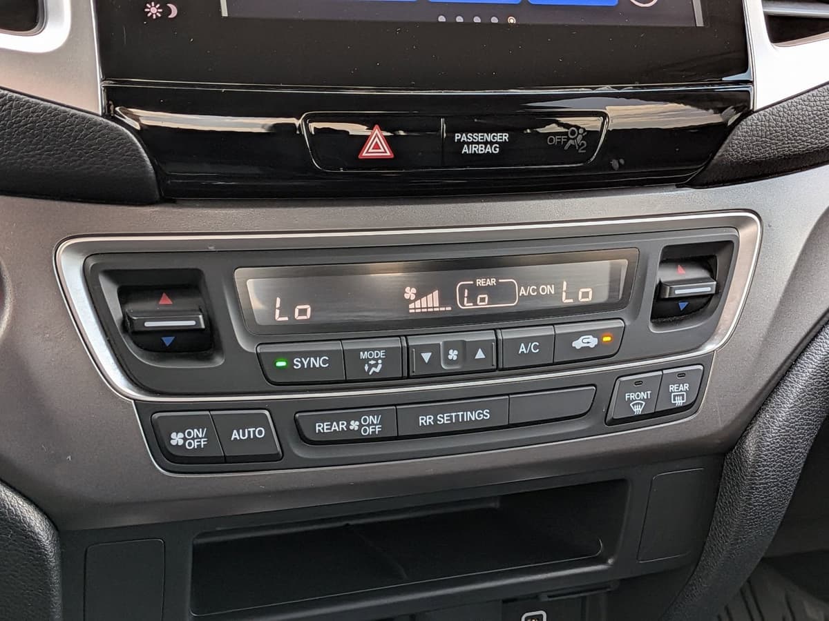 2020 Honda Ridgeline - Image 10