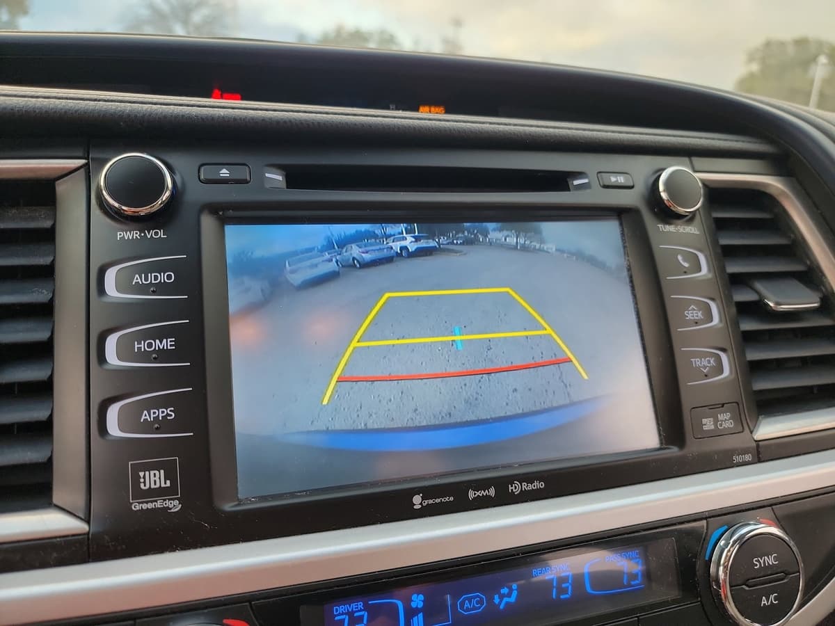 2018 Toyota Highlander - Image 18