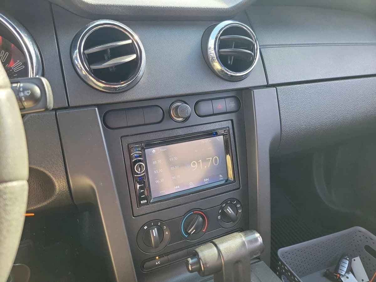 2007 Ford Mustang - Image 19