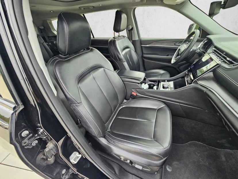 2023 Jeep Grand Cherokee - Image 19