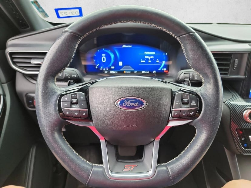 2023 Ford Explorer - Image 18