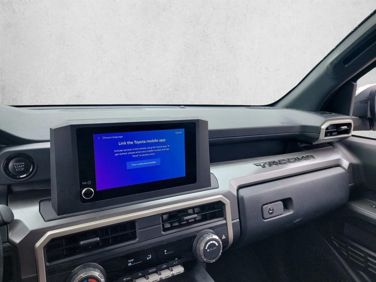2024 Toyota Tacoma - Image 20