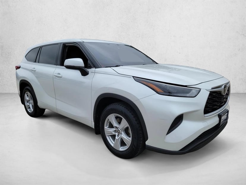 2022 Toyota Highlander - Image 1