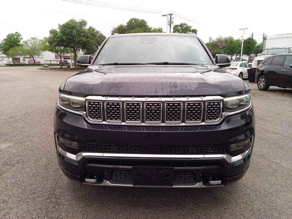 2023 Jeep Grand Wagoneer - Image 2