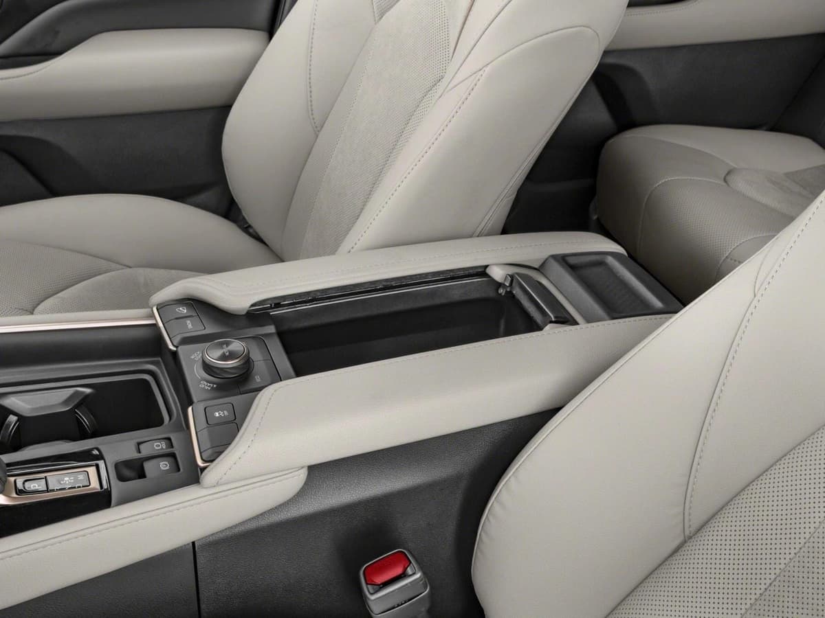 2026 Toyota Grand Highlander Hybrid - Image 10