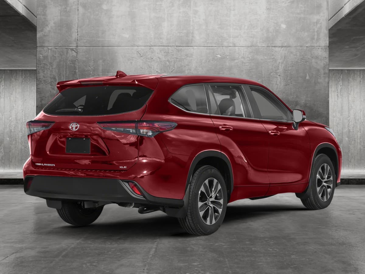 2024 Toyota Highlander - Image 2