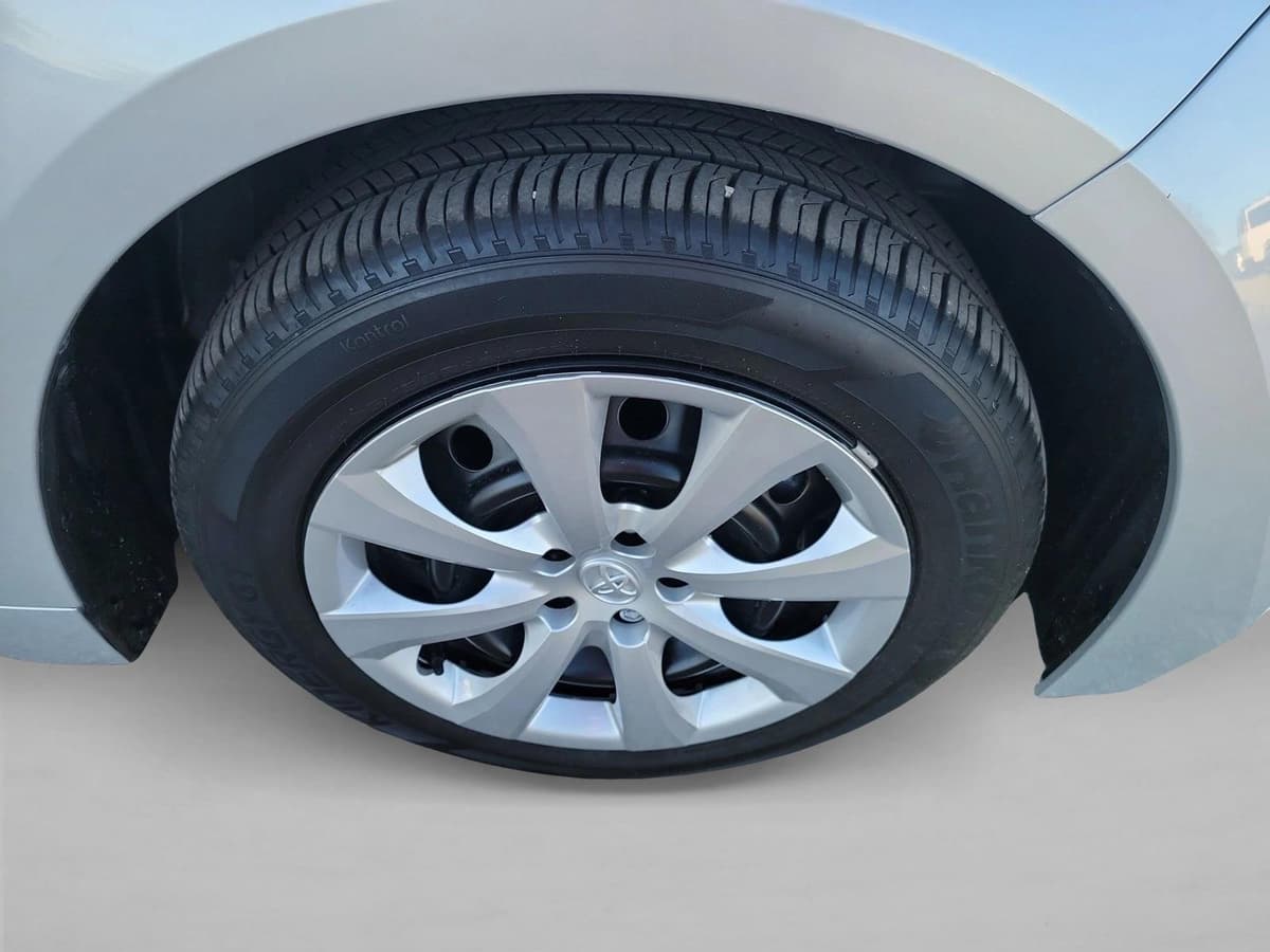 2025 Toyota Corolla - Image 10