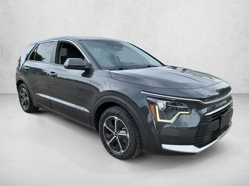 2023 Kia Niro - Image 3