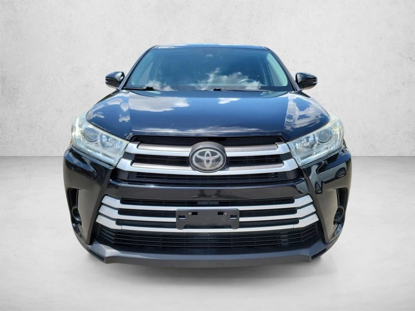 2019 Toyota Highlander - Image 2