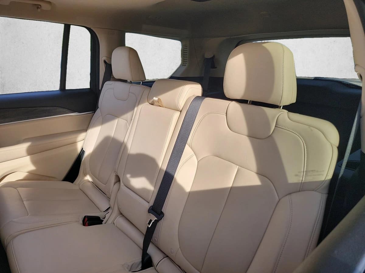 2022 Jeep New Grand Cherokee - Image 14