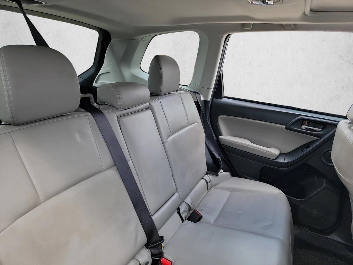 2015 Subaru Forester - Image 13