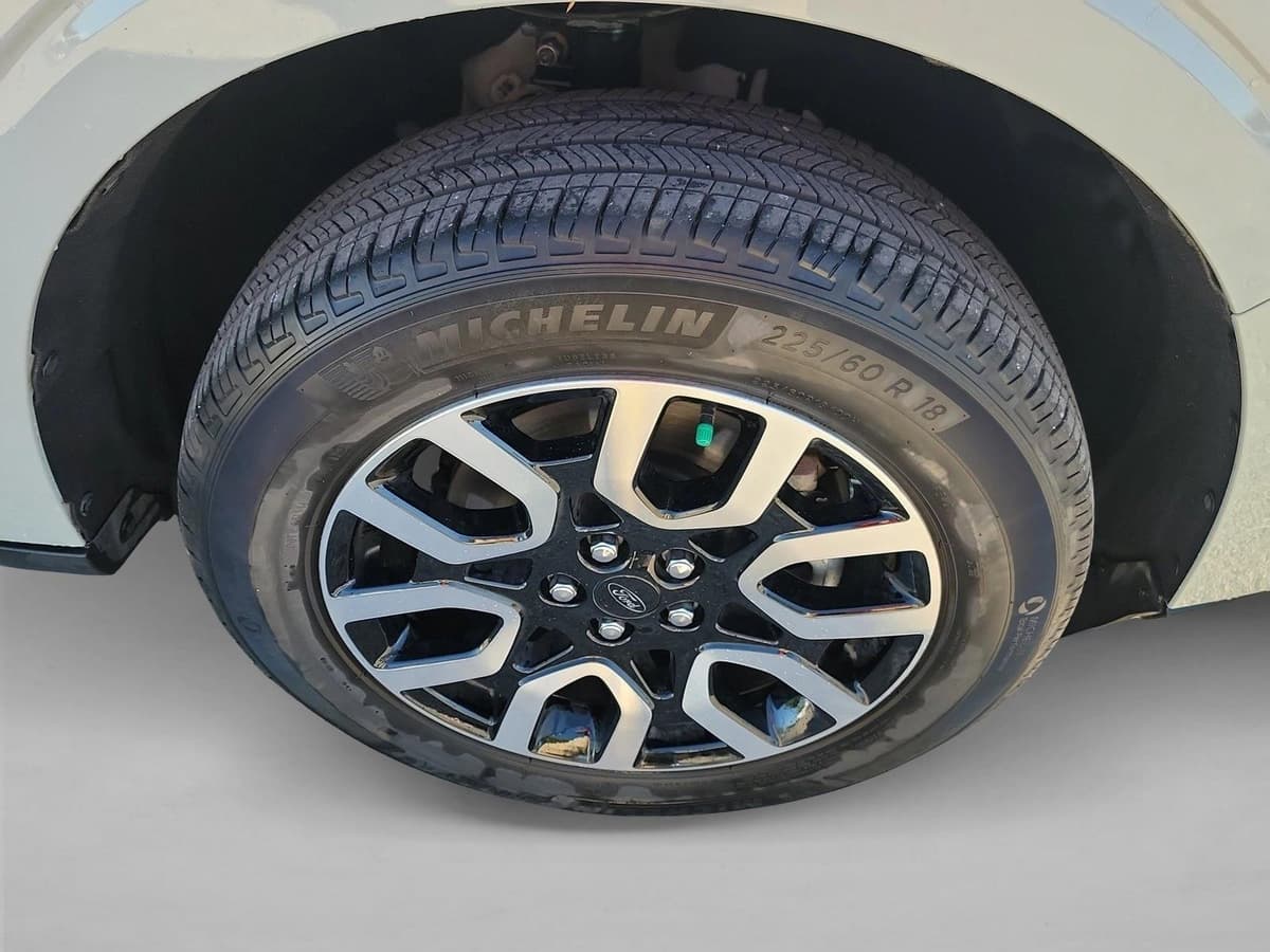 2024 Ford Maverick - Image 10