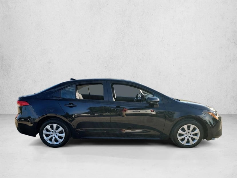 2025 Toyota Corolla - Image 4
