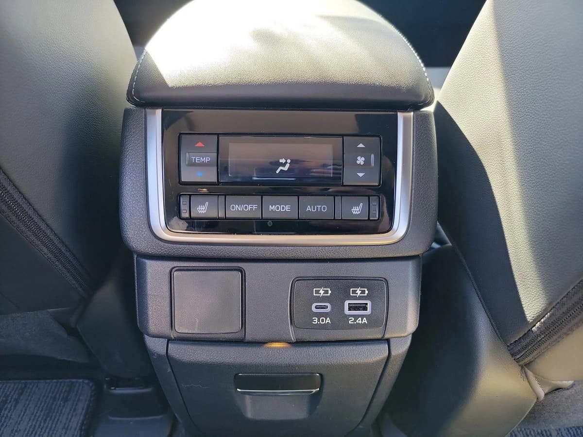 2025 Subaru Ascent - Image 18