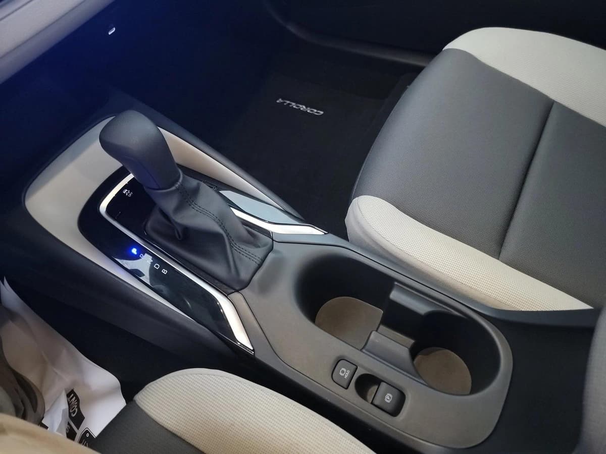 2025 Toyota Corolla - Image 21