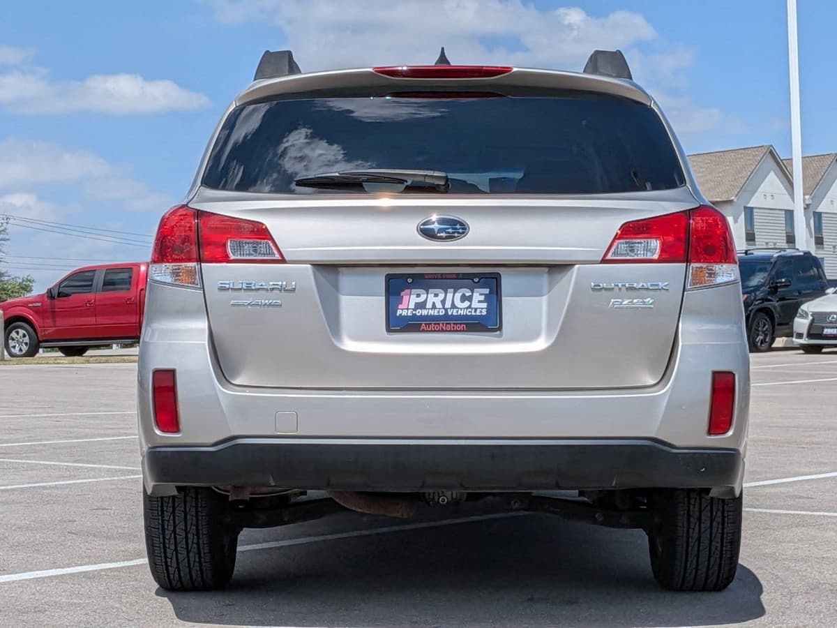 2014 Subaru Outback - Image 6