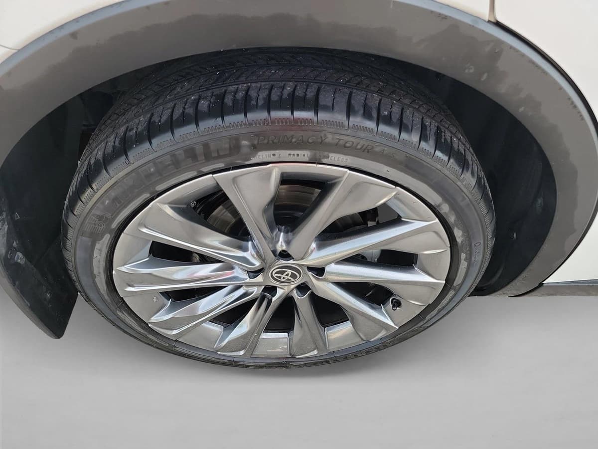 2023 Toyota Crown - Image 11