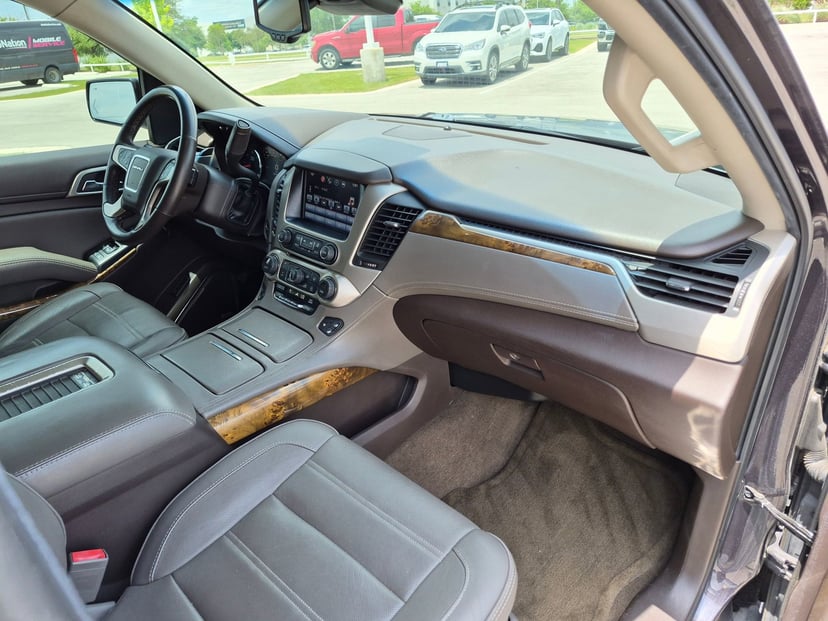 2016 GMC Yukon - Image 22