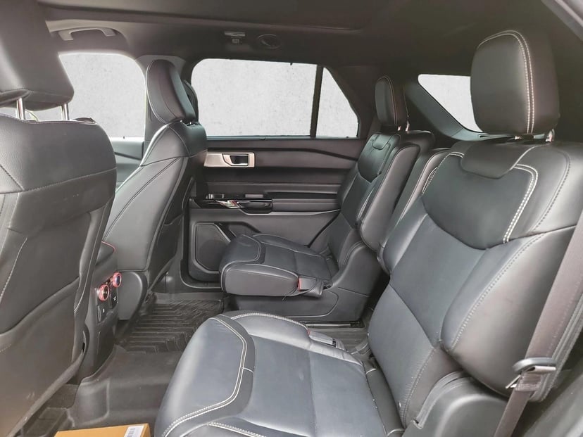 2023 Ford Explorer - Image 13