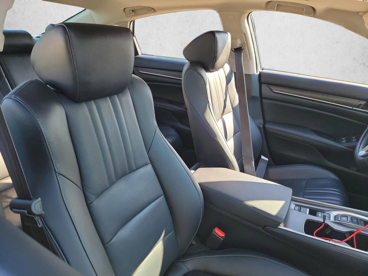 2022 Honda Accord Hybrid - Image 15