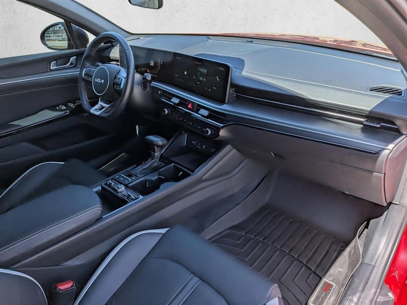 2025 Kia K5 - Image 22