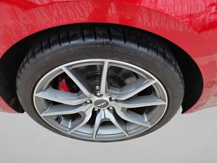 2019 Genesis G70 - Image 12