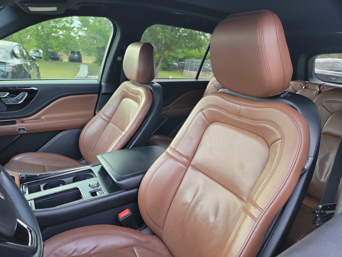 2020 Lincoln Aviator - Image 10