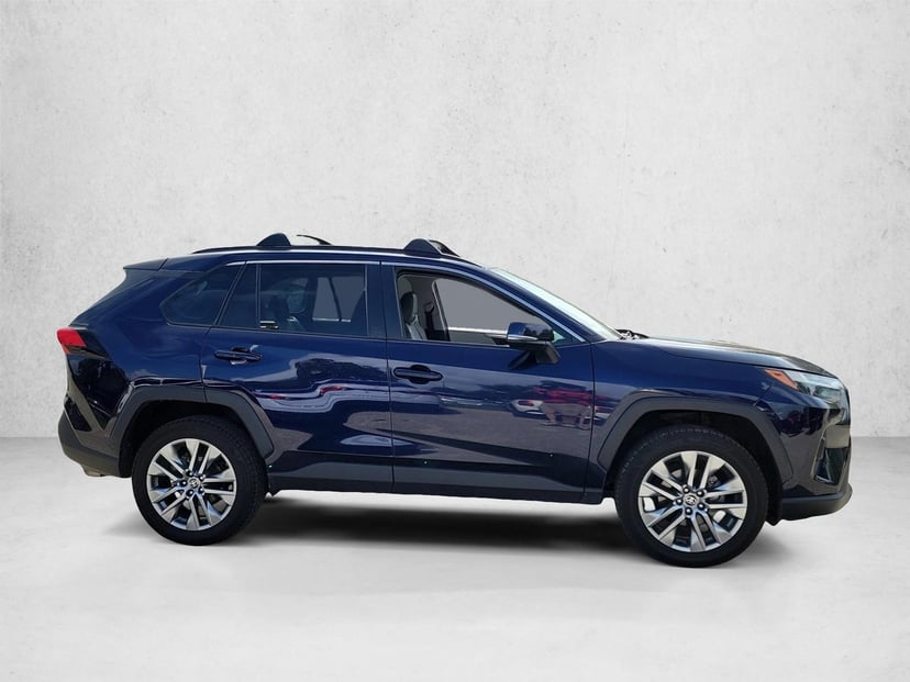 2022 Toyota RAV4 - Image 4