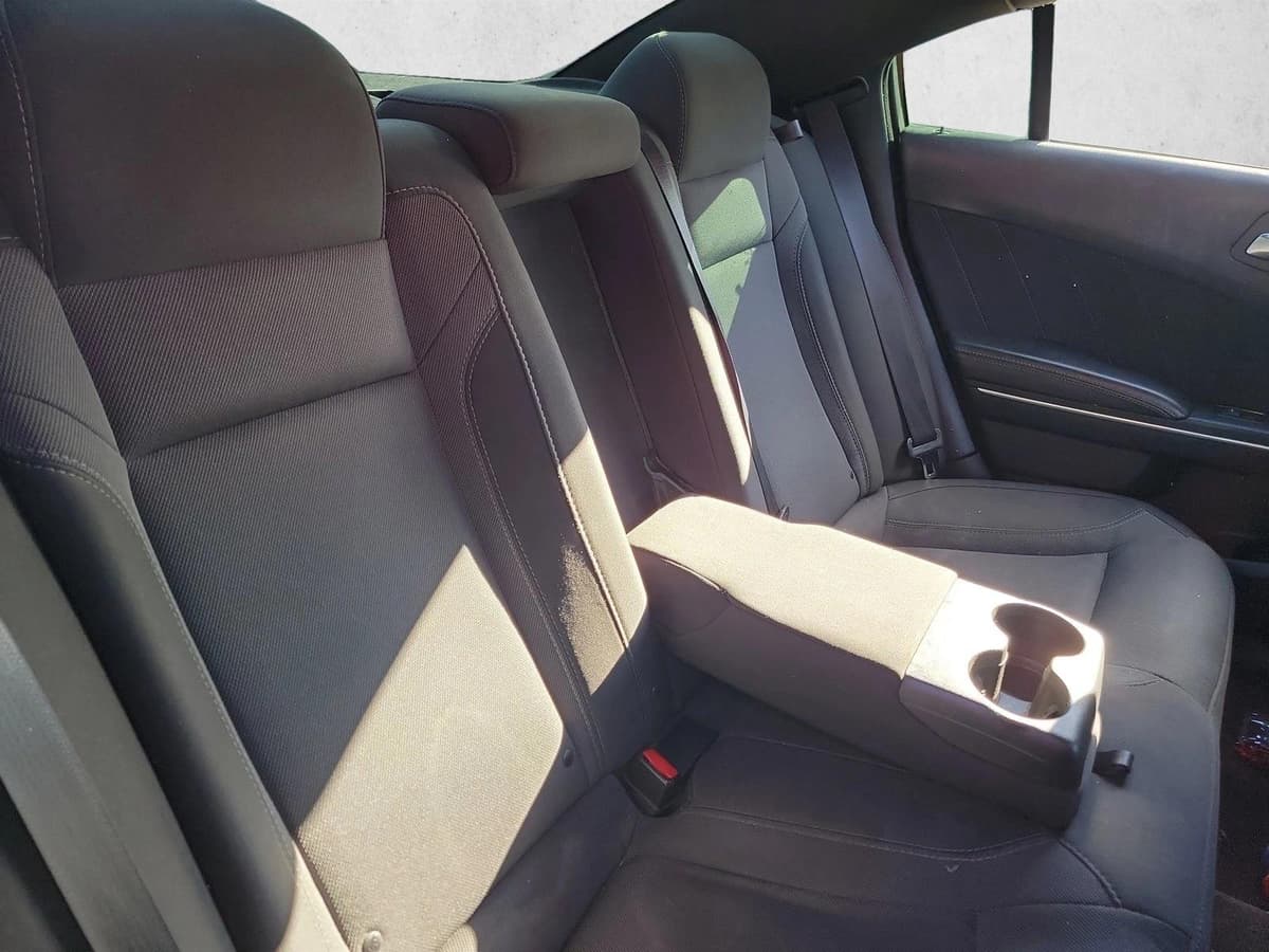 2018 Dodge Charger - Image 17