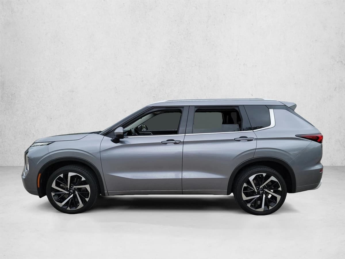 2024 Mitsubishi Outlander - Image 7