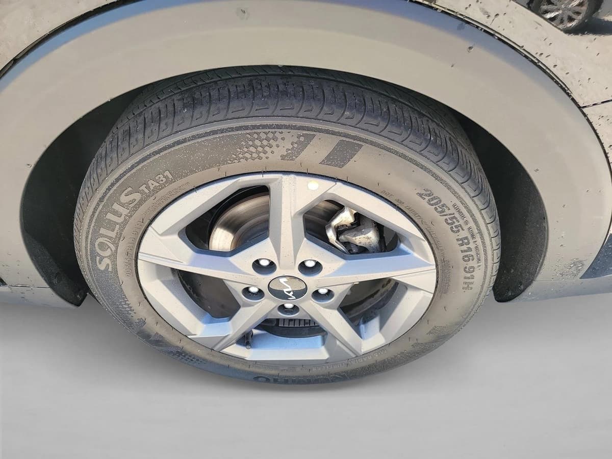 2025 Kia K4 - Image 12