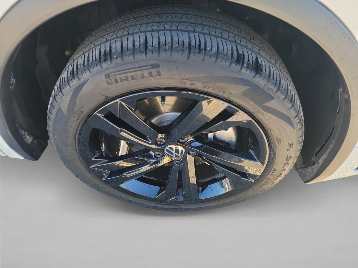 2023 Volkswagen Tiguan - Image 10