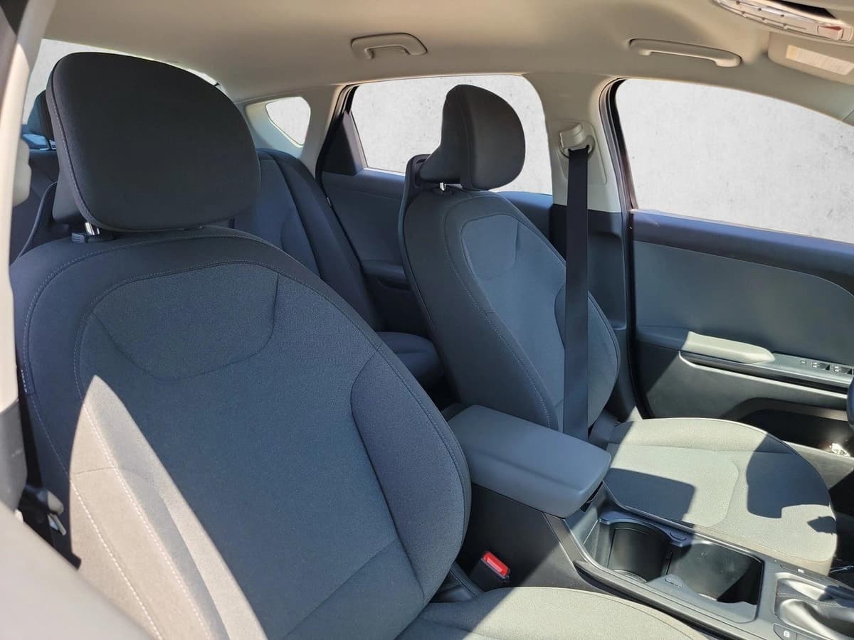 2025 Kia K4 - Image 15