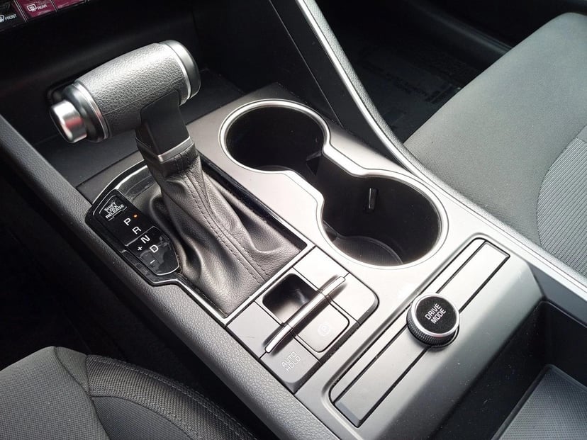 2024 Kia K5 - Image 21
