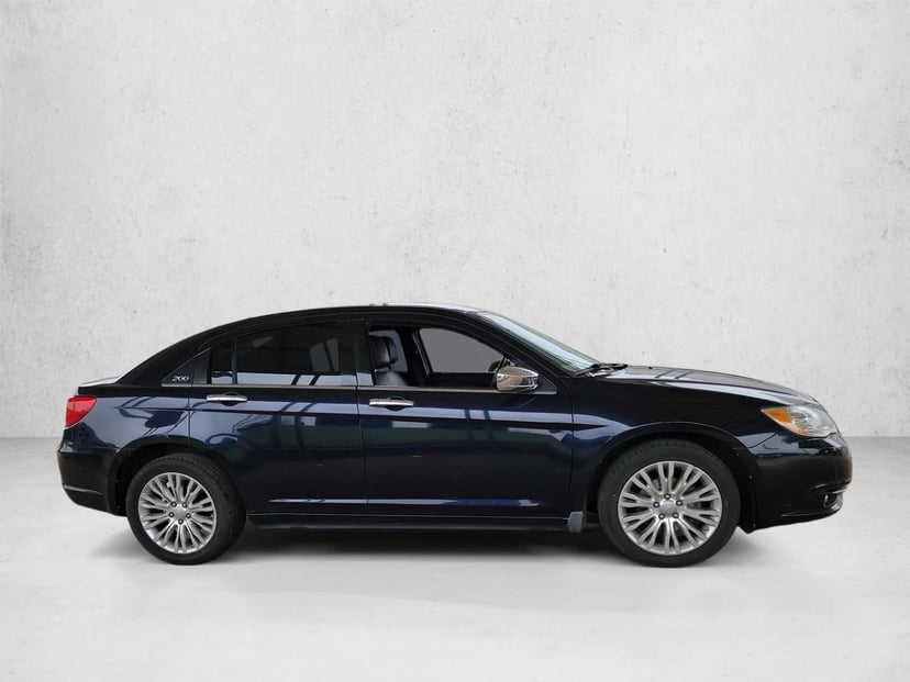 2012 Chrysler 200 - Image 3