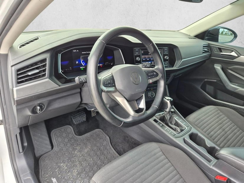 2022 Volkswagen Jetta - Image 9